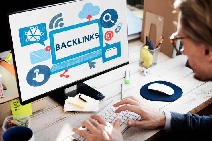 man browsing for link building service